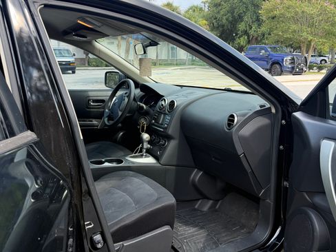 Used 2015 Nissan Rogue S w/ Convenience Package FWD image 8