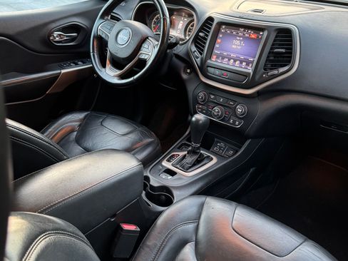 Used 2018 Jeep Cherokee Limited FWD image 5