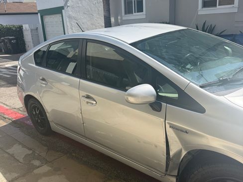 Used 2013 Toyota Prius Two FWD image 6