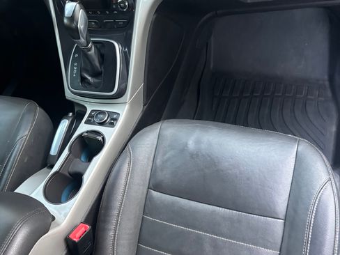 Used 2013 Ford C-MAX SEL FWD image 12