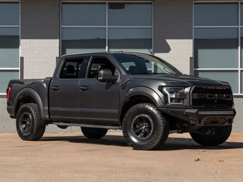 Used 2018 Ford F150 Raptor w/ Equipment Group 802A Luxury image 16