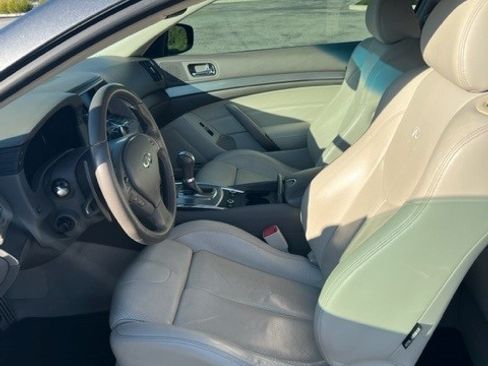 Used 2010 INFINITI G37 Journey w/ Premium Pkg image 6