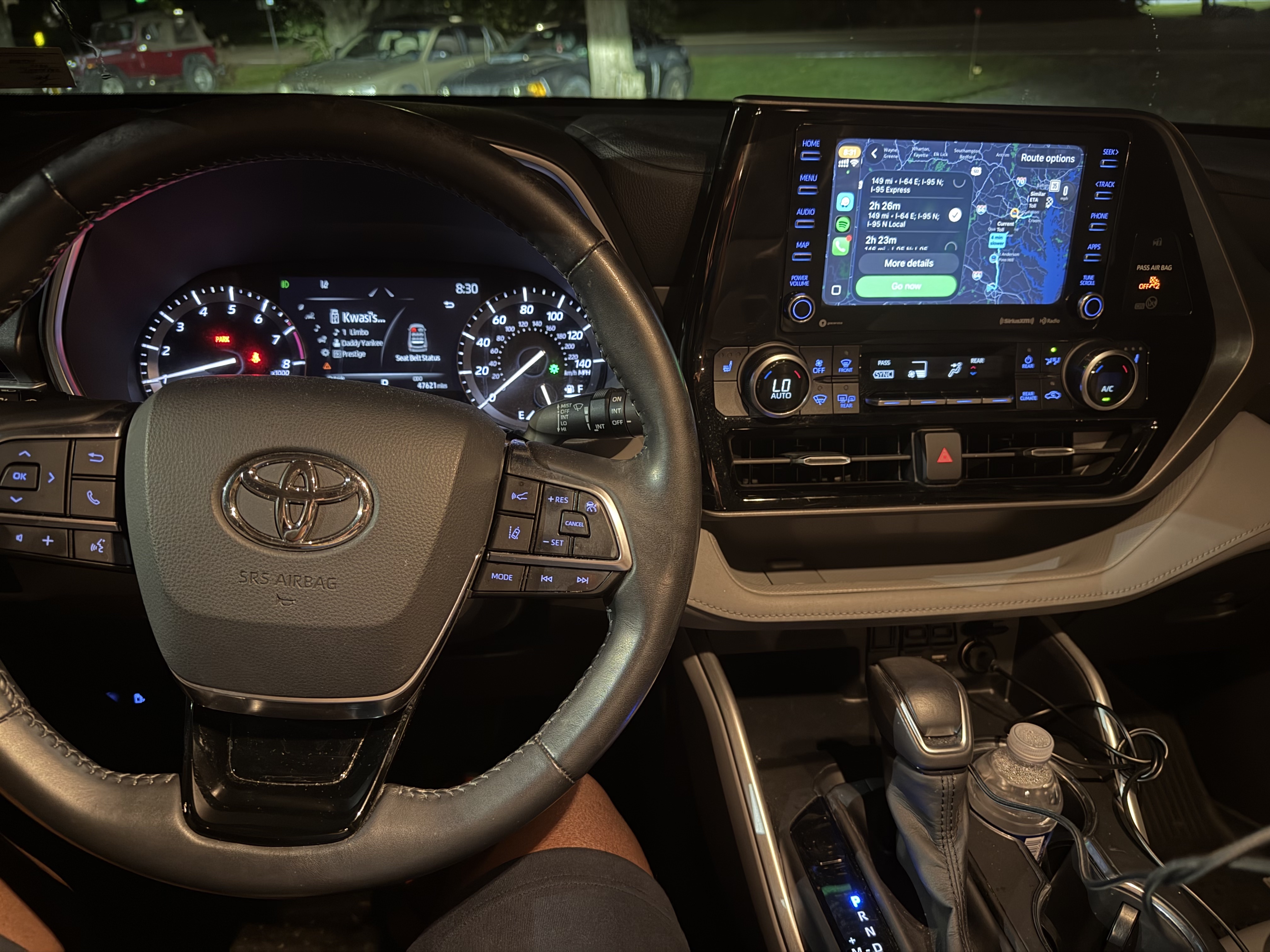 Used 2020 Toyota Highlander XLE AWD/4WD image 13