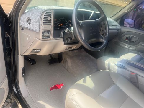 Used 1996 Chevrolet Tahoe 4WD 2-Door image 19