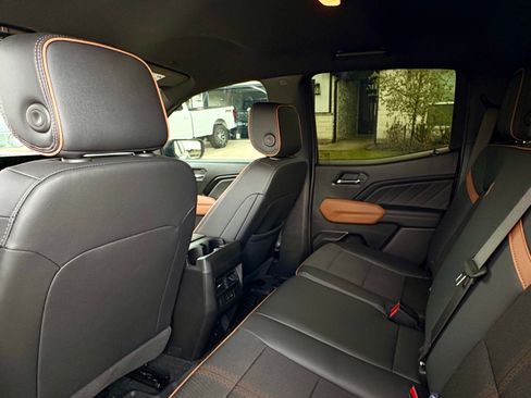 Used 2026 GMC Canyon AT4 AWD/4WD image 10