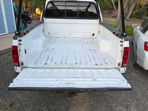 Used 2006 Ford F250 XLT image 5