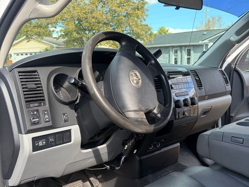 Used 2012 Toyota Tundra 2WD Double Cab w/ Tow Pkg image 5