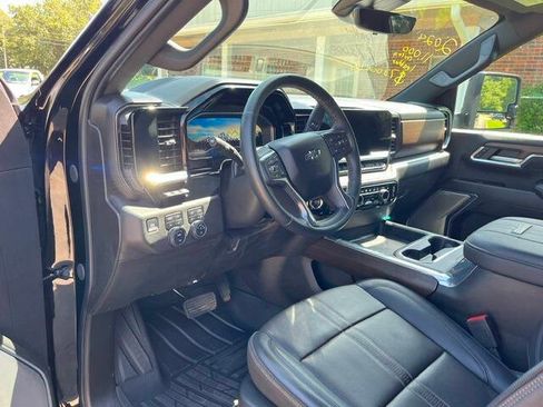 Used 2024 Chevrolet Silverado 2500 High Country w/ High Country Premium Package AWD/4WD image 11