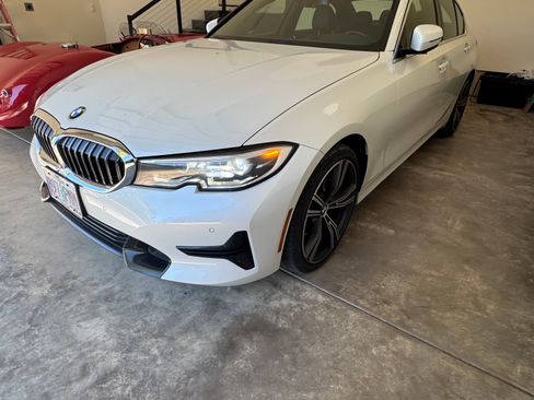 Used 2021 BMW 330i xDrive Sedan w/ Premium Package AWD/4WD image 9