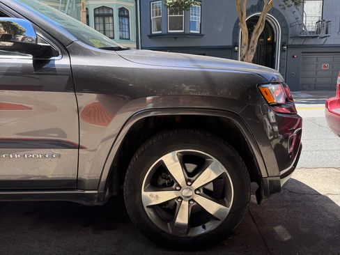 Used 2014 Jeep Grand Cherokee Overland AWD/4WD image 2