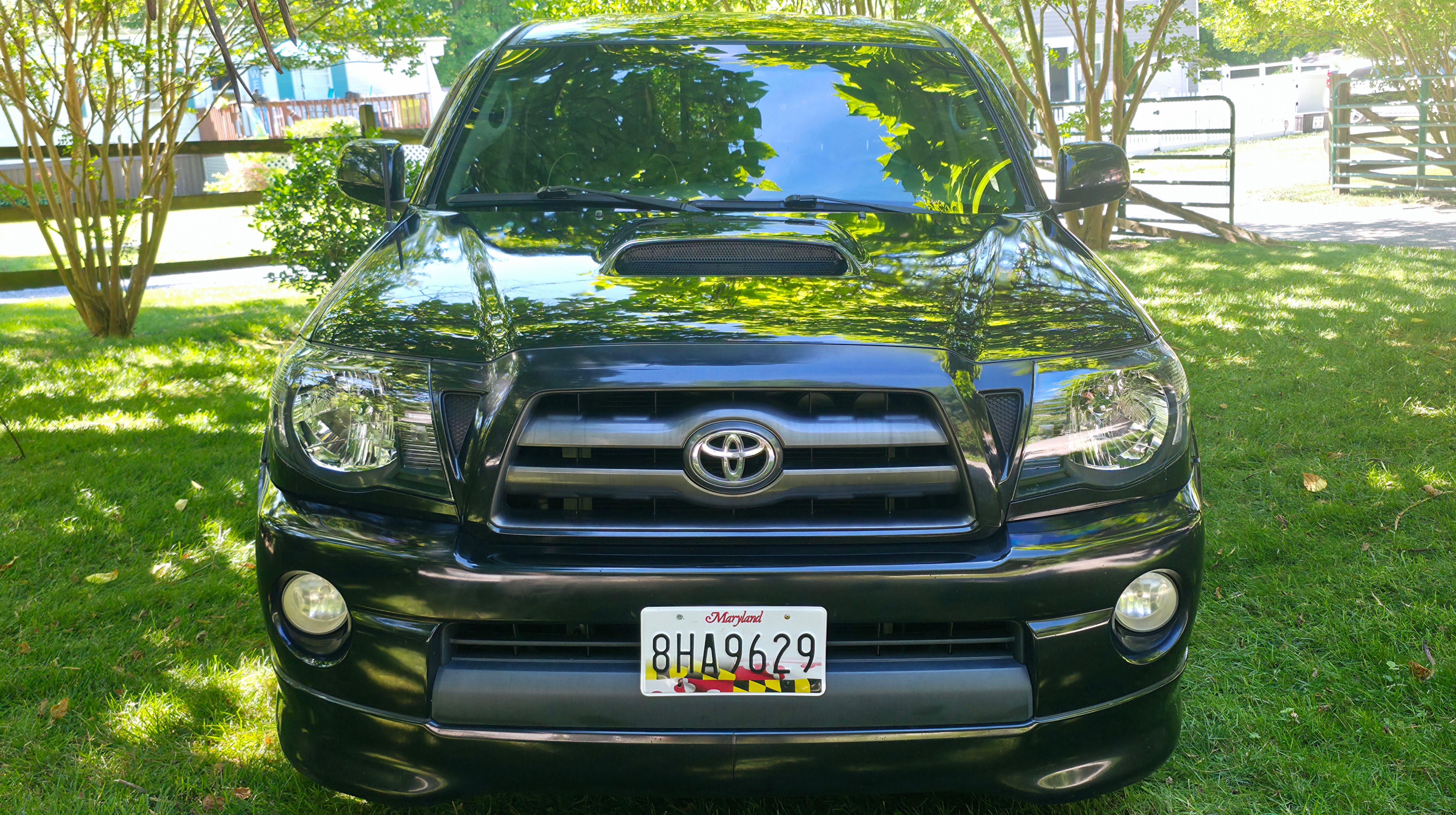 Used 2009 Toyota Tacoma X-Runner RWD image 2