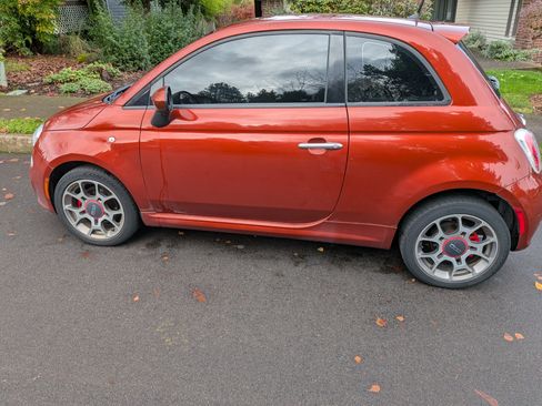 Used 2014 FIAT 500 Sport image 2