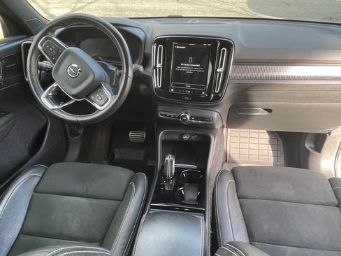 Used 2021 Volvo XC40 P8 Recharge w/ Advanced Package image 5