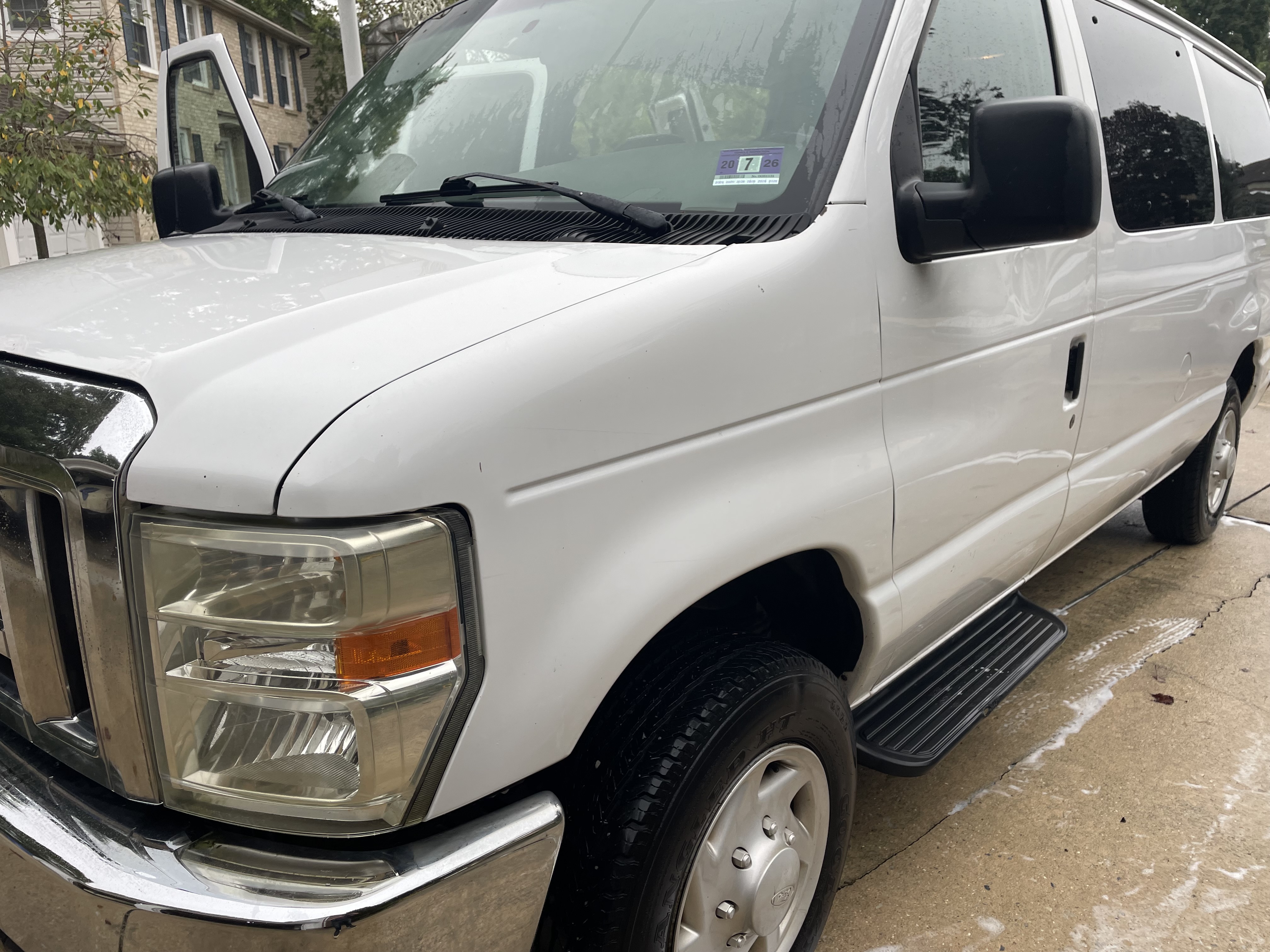 Used 2008 Ford E-150 and Econoline 150 Wagon RWD image 9