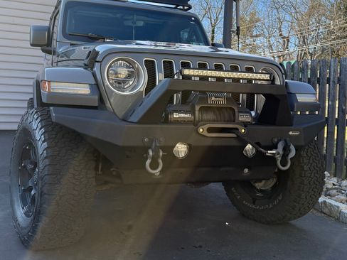 Used 2019 Jeep Wrangler Unlimited Sahara image 10