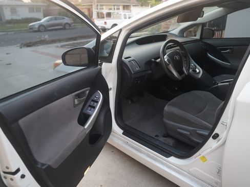 Used 2013 Toyota Prius Three image 16