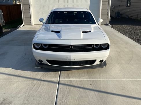 Used 2015 Dodge Challenger R/T Scat Pack w/ Leather Interior Group RWD image 5