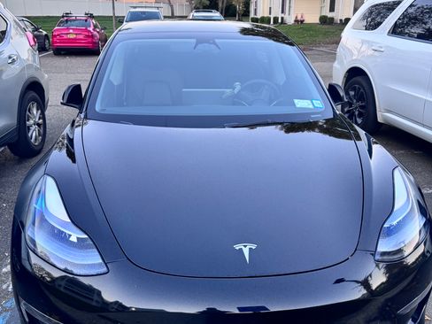 Used 2023 Tesla Model 3 Standard Range image 4