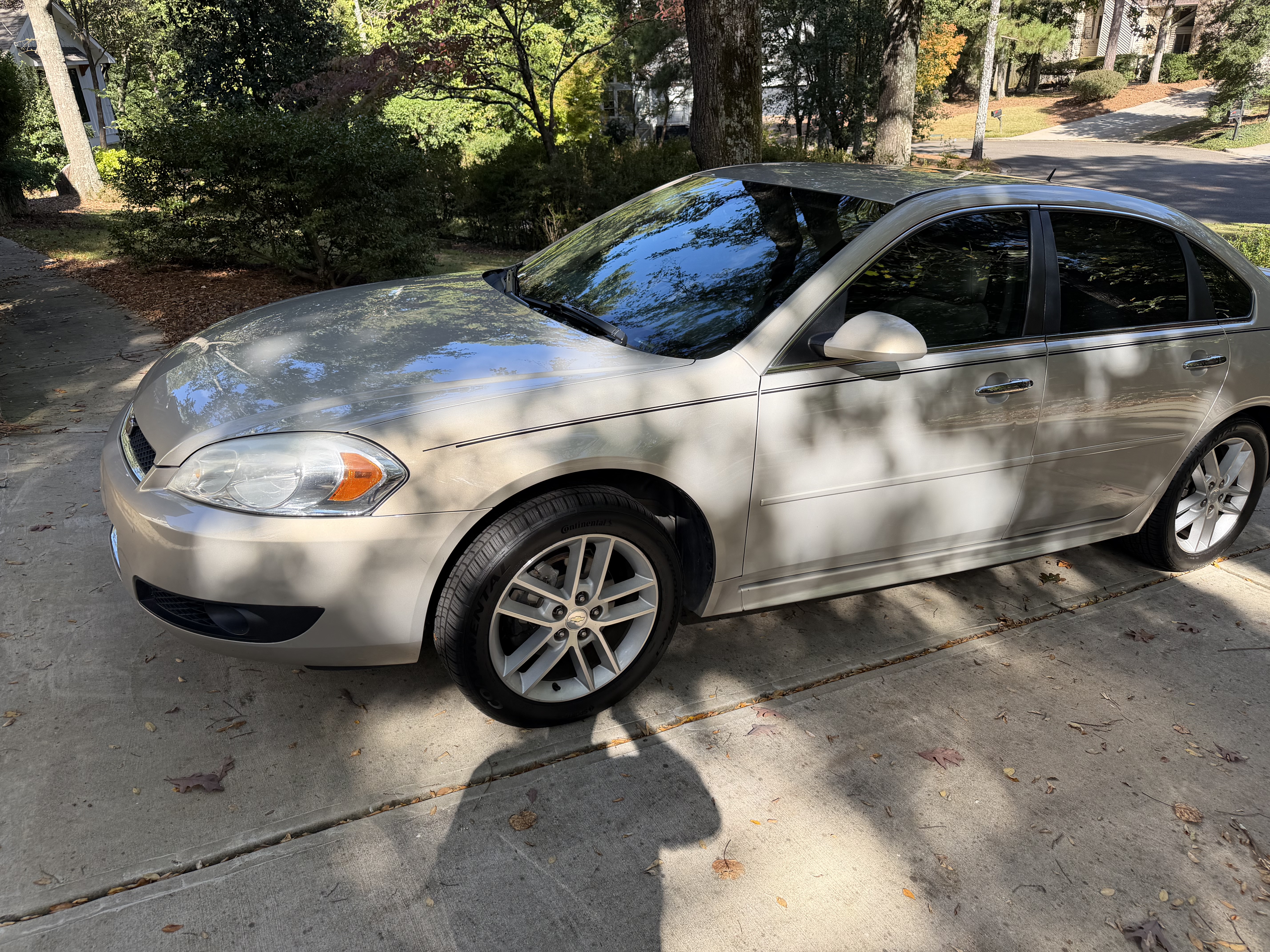 Used 2012 Chevrolet Impala LTZ FWD image 1