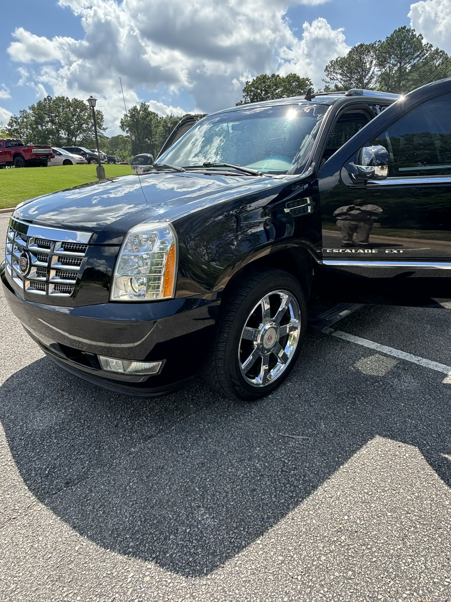 Used 2007 Cadillac Escalade EXT w/ Information Package AWD/4WD image 15