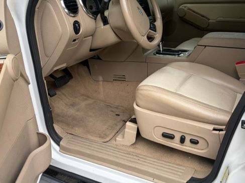 Used 2009 Ford Explorer Eddie Bauer RWD image 6