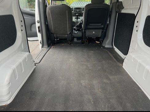 Used 2017 Nissan NV200 S w/ Cruise Control Package image 2