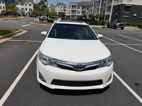Used 2014 Toyota Camry XLE w/ Leather Package FWD image 1