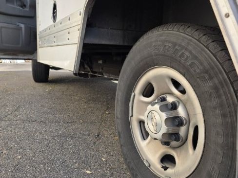 Used 2017 Chevrolet Express 3500 image 5