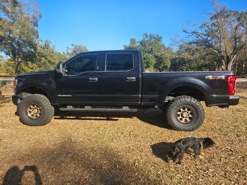 Used 2019 Ford F250 XLT image 1