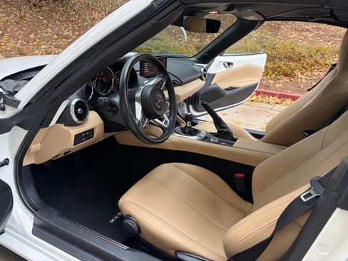 Used 2024 MAZDA MX-5 Miata RF Grand Touring image 6