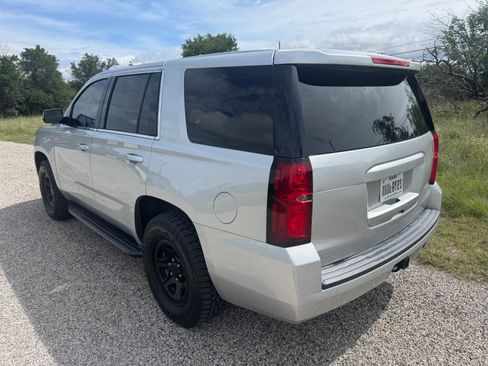 Used 2018 Chevrolet Tahoe 2WD w/ Remote Keyless Entry Package image 2