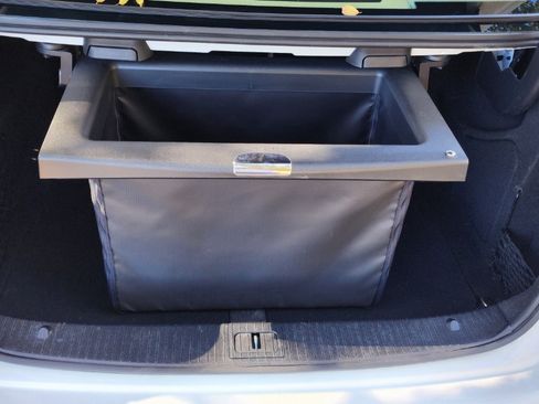 Used 2014 Mercedes-Benz E 350 Sedan image 19