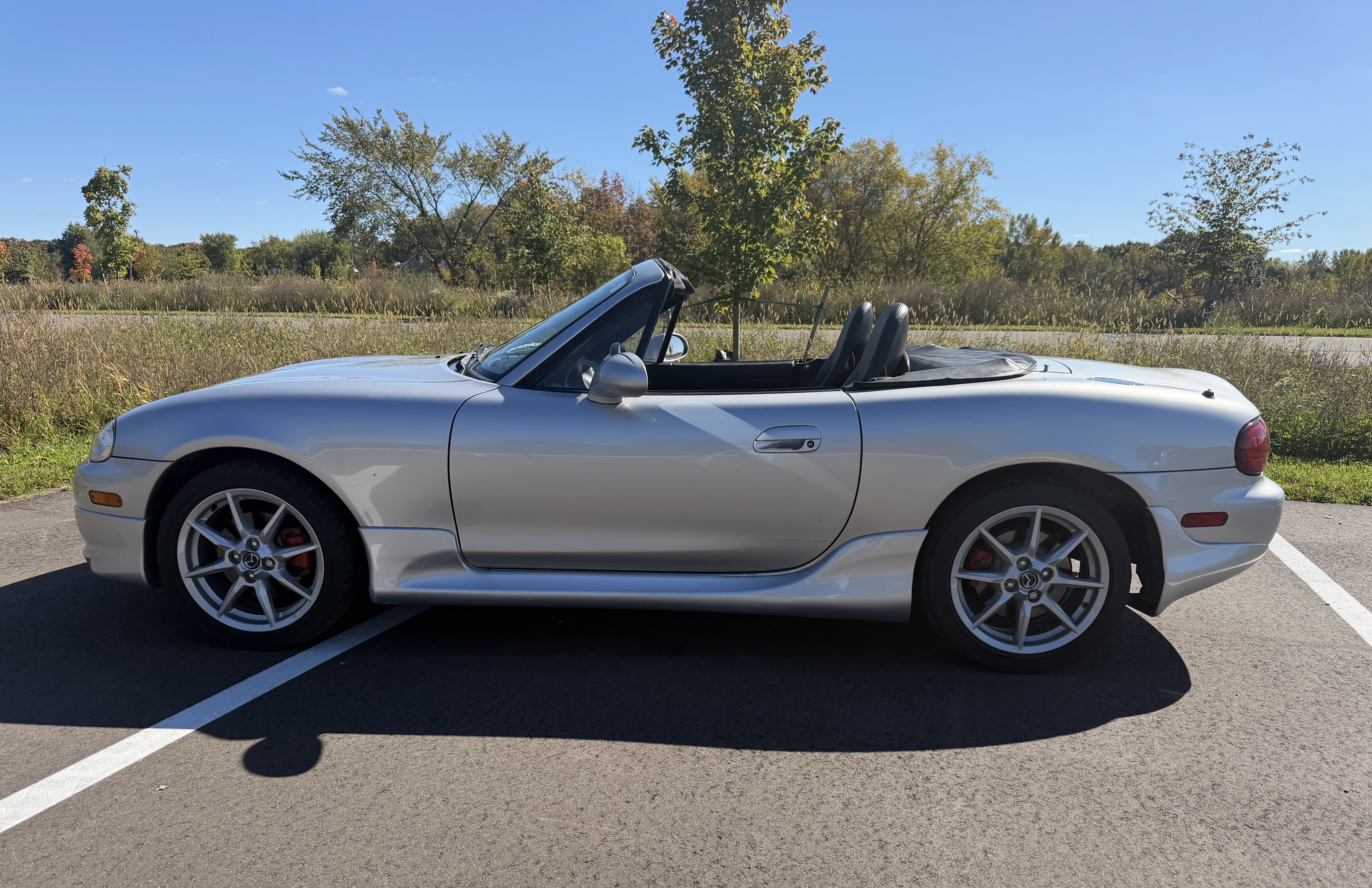 Used 2003 MAZDA MX-5 Miata RWD image 6