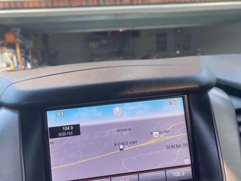 Used 2015 GMC Yukon XL Denali w/ Touring Package image 30