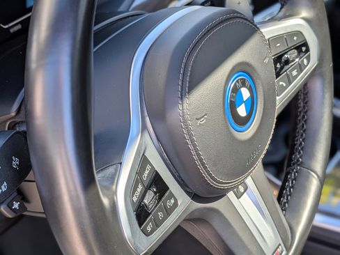 Used 2022 BMW X5 xDrive45e w/ M Sport Package image 24