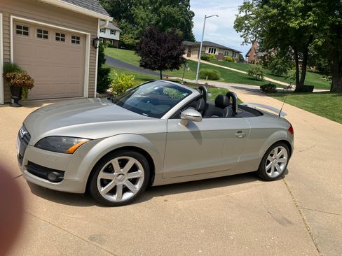 Used 2008 Audi TT 2.0T FWD image 1