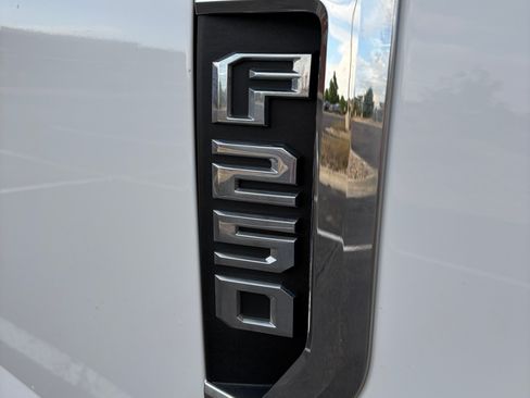 Used 2018 Ford F250 XL w/ Power Equipment Group AWD/4WD image 6