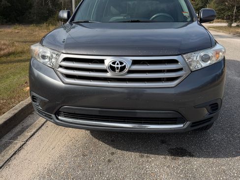 Used 2012 Toyota Highlander FWD image 4