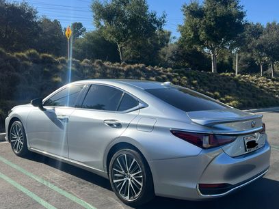 Used 2023 Lexus ES 300h w/ Premium Package