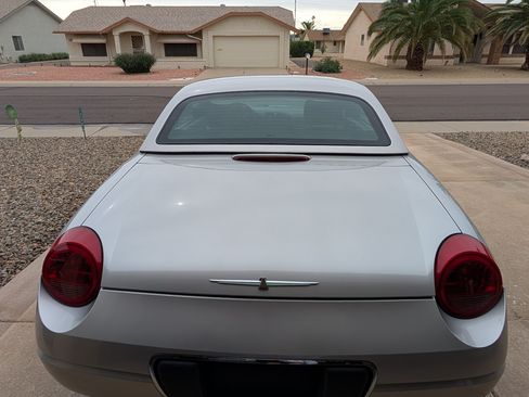 Used 2004 Ford Thunderbird image 2