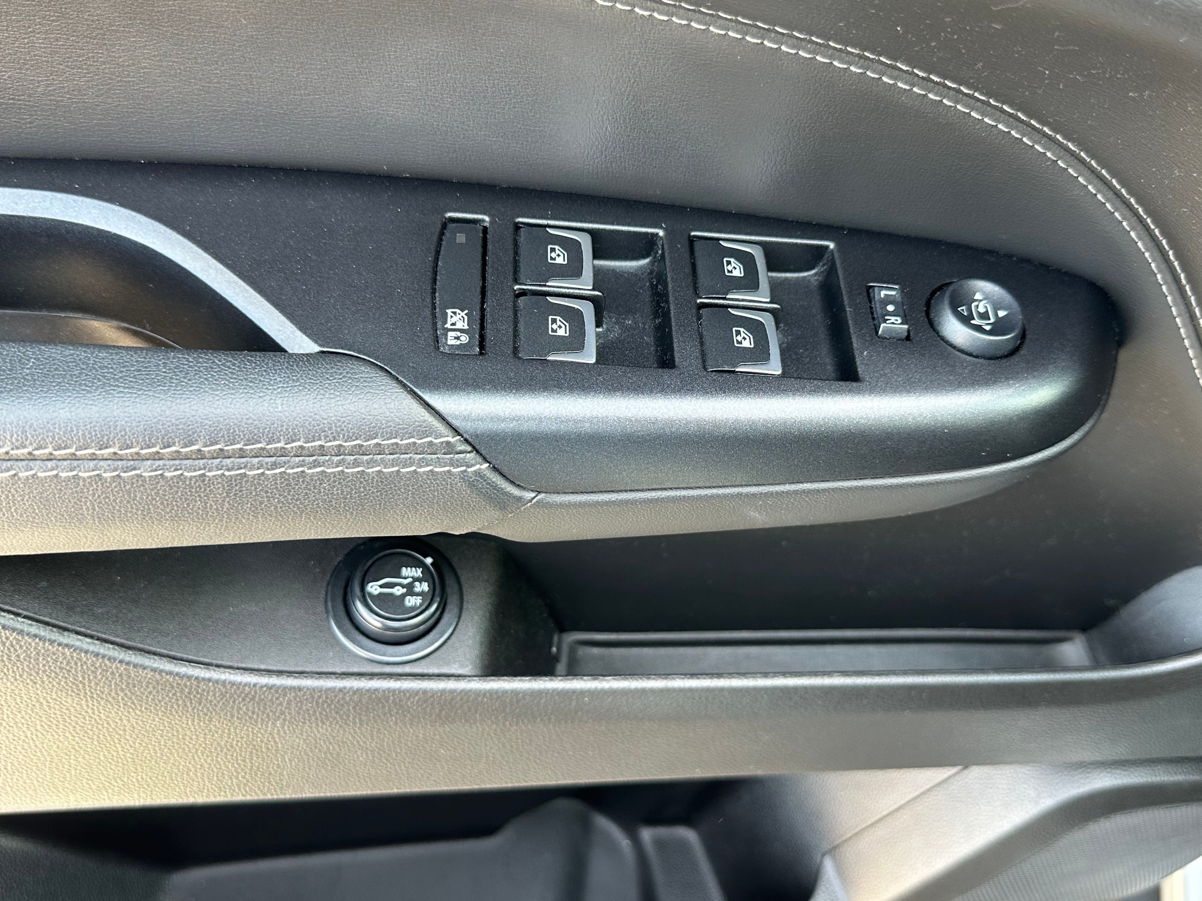 Used 2016 Cadillac SRX Luxury FWD image 10