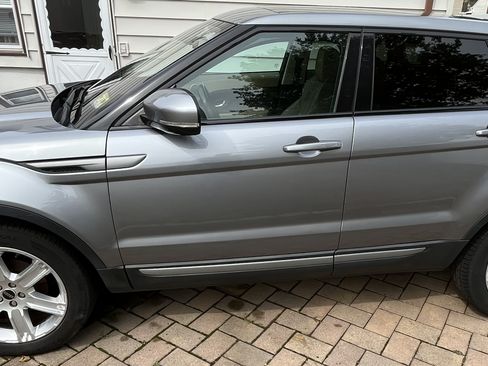 Used 2012 Land Rover Range Rover Evoque Pure Premium image 4