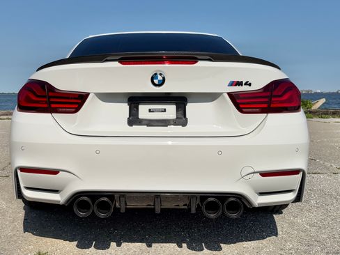 Used 2020 BMW M4 Convertible w/ Competition Package RWD image 28