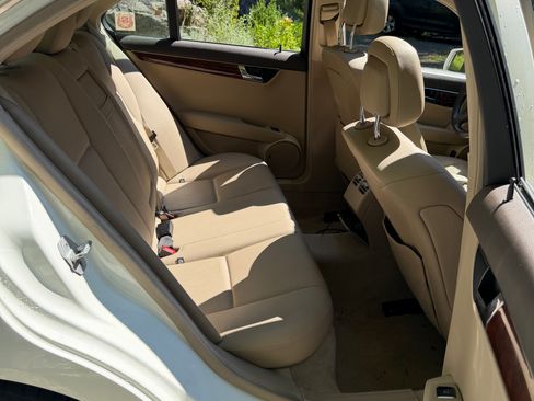 Used 2011 Mercedes-Benz C 300 4MATIC Sedan image 10