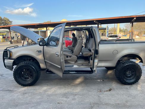 Used 2003 Ford F150 XLT image 15