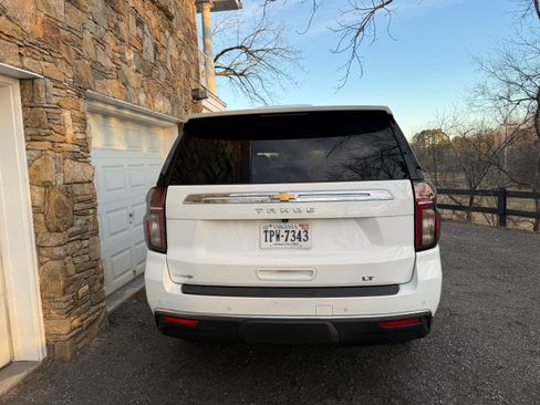 Used 2021 Chevrolet Tahoe LT w/ LT Signature Package image 10