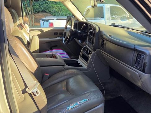 Used 2005 Chevrolet Tahoe LT w/ LT Preferred Equipment Group RWD image 13