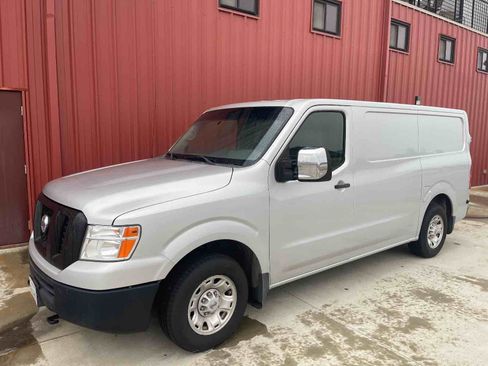 Used 2018 Nissan NV 2500 SV image 1