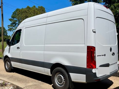 Used 2020 Mercedes-Benz Sprinter 2500 image 5