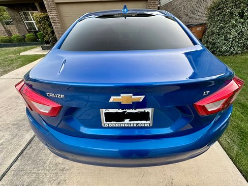 Used 2018 Chevrolet Cruze LT w/ Convenience Package image 13